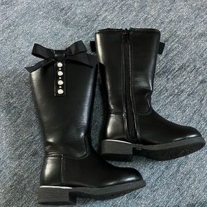 self esteem USA toddler ridding boots with bow and pearls. Size 5M